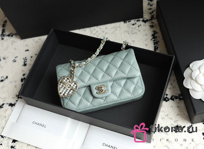  Chanel Classic Mini Bag With Hook Lambskin Light Green - 19x11x7cm - 1