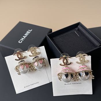 Fall-Winter 2025 Chanel Earrings Metal Resin & Glass Pearls Gold Pink Black & Pearly White