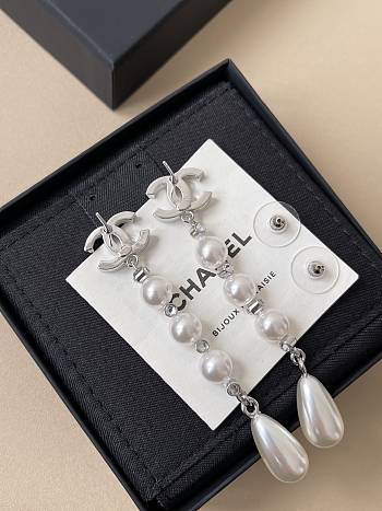 Spring-Summer 2025 Chanel Earrings Metal Strass & Imitation Pearls Silver Tone White & Crystal