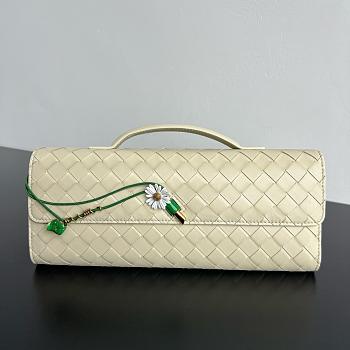 Bottega Veneta Andiamo Clutch Off White - 31x13x3cm
