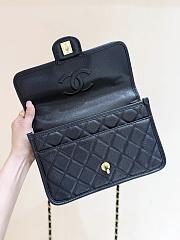 Fall-Winter 2025/26 Chanel Flap Bag Grained Shiny Calfskin & Gold Tone Metal Black - 16.5x25x8.5cm - 2
