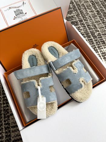 Hermes Chypre Sandal Shearling In Suede Blue 