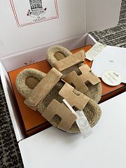 Hermes Chypre Sandal Shearling In Suede Beige  - 6