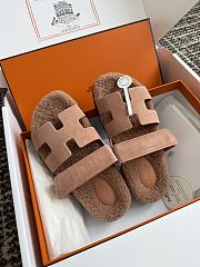 Hermes Chypre Sandal Shearling In Suede Rose Aube - 3