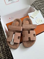 Hermes Chypre Sandal Shearling In Suede Rose Aube - 2