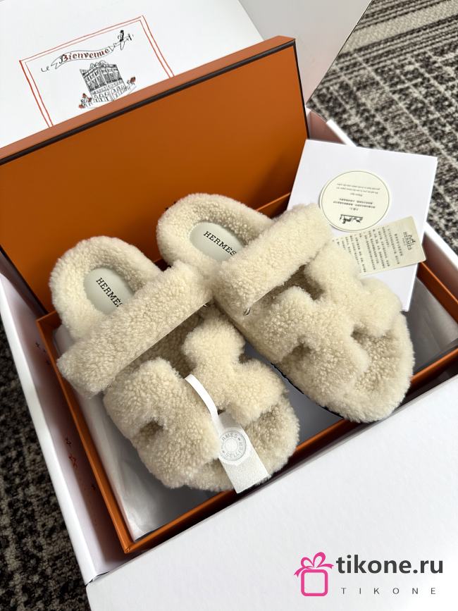 Hermes Chypre Sandal Shearling In Beige - 1