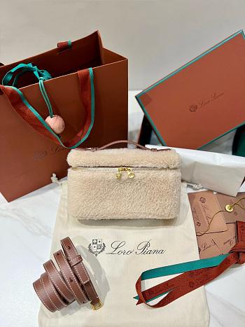 Loro Piana Extra Bag L19 Silk Cashmere Caramel Sugar - 19x7x12cm