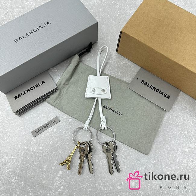 BalenciagaLe City Charm Eiffel in White - 1