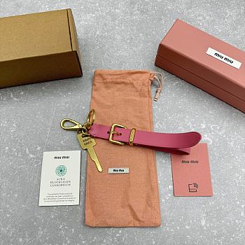 Miumiu Logo Engraved Leather Keyring Pink