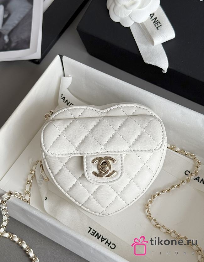Chanel Mini Heart Bag Lambskin & Gold Tone Metal White - 12x13x5.5cm - 1