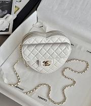 Chanel Heart Bag Lambskin & Gold Tone Metal White - 18x19x5cm - 5