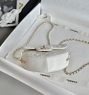Chanel Heart Bag Lambskin & Gold Tone Metal White - 18x19x5cm - 2