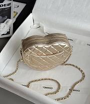 Chanel Heart Bag Lambskin & Gold Tone Metal Gold - 18x19x5cm - 4