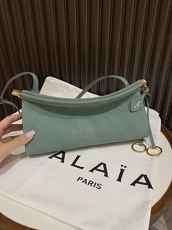 Alaia Le Click East West Medium Bag In Nubuck Sage - 30x14x9cm