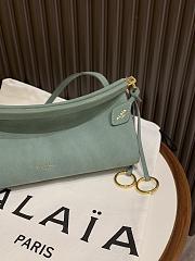 Alaia Le Click East West Medium Bag In Nubuck Sage - 30x14x9cm - 5