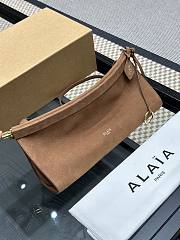 Alaia Le Click East West Medium Bag In Nubuck Umber - 30x14x9cm - 1