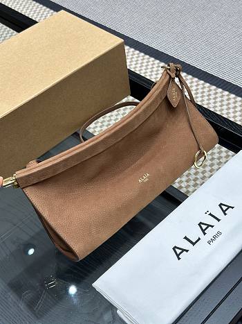 Alaia Le Click East West Medium Bag In Nubuck Umber - 30x14x9cm