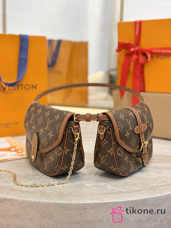 LV Duo BB Monogram M26592 - 19x14x6cm - 1