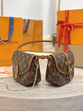 LV Duo BB Monogram M26592 - 19x14x6cm