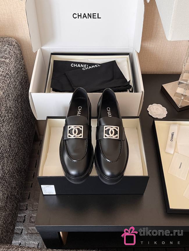 Chanel Black Moccasin Platform Loafers With Silver - 1