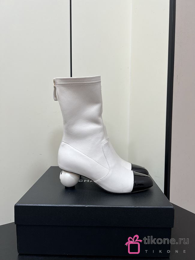 Fall-Winter 2025/26 Chanel Boots White - 1