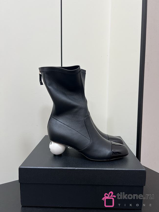 Fall-Winter 2025/26 Chanel Boots Black  - 1