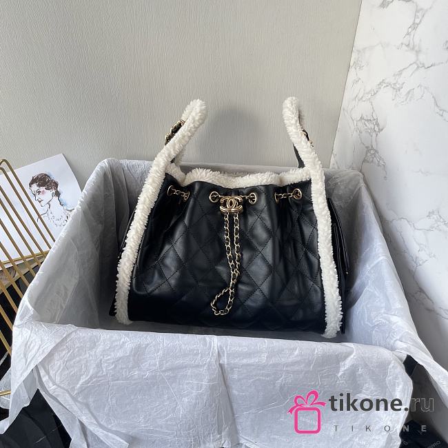 Chanel 25 Handbag Small Shearling Calfskin & Gold Metal Black - 30x26x14cm - 1