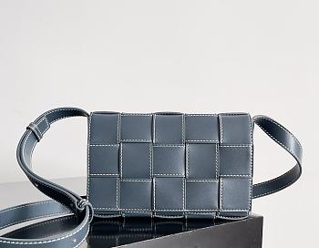 Bottega Veneta Cassette in Deep Blue - 23x15x5cm