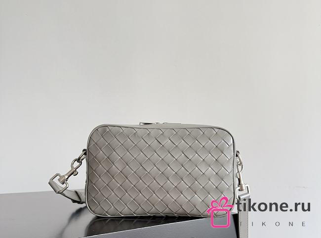 Bottega Veneta Small Intrecciato Camera Bag in Gray - 24.5x15x6cm - 1