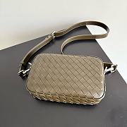 Bottega Veneta Small Intrecciato Camera Bag in Khaki - 24.5x15x6cm - 5