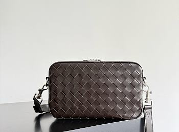 Bottega Veneta Small Intrecciato Camera Bag in Pondant - 24.5x15x6cm