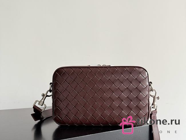Bottega Veneta Small Intrecciato Camera Bag in Madder Brown - 24.5x15x6cm - 1
