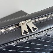 Bottega Veneta Small Intrecciato Camera Bag in Black - 24.5x15x6cm - 2