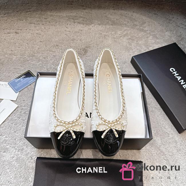 Chanel Ballet Flats Lambskin & Patent Calfskin White & Black  - 1