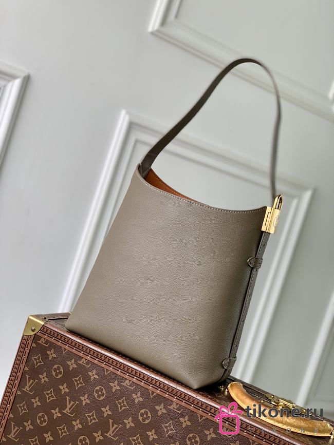 LV The Low Key Hobo PM Smoke M15205 - 24x28x16cm - 1