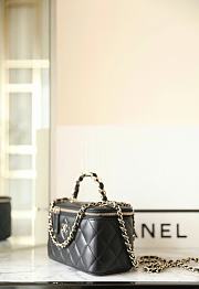 Chanel Long Vanity With Chain Lamskin & Gold Tone Metal Black - 19.5x12x6.5cm - 6