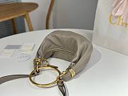 Chloe Small Bracelet Hobo Bag in Grained Leather Gray - 32x14x10cm - 2