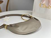 Chloe Small Bracelet Hobo Bag in Grained Leather Gray - 32x14x10cm - 4