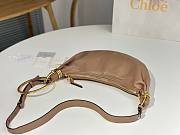 Chloe Small Bracelet Hobo Bag in Grained Leather Nude - 32x14x10cm - 5