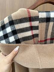 Burberry Reversible Check Cashmere Cape in Sand - 176x120cm - 4
