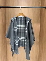 Burberry Reversible Check Cashmere Cape in Gray - 176x120cm - 1