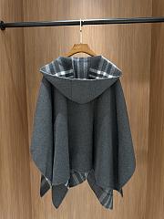 Burberry Reversible Check Cashmere Cape in Gray - 176x120cm - 6