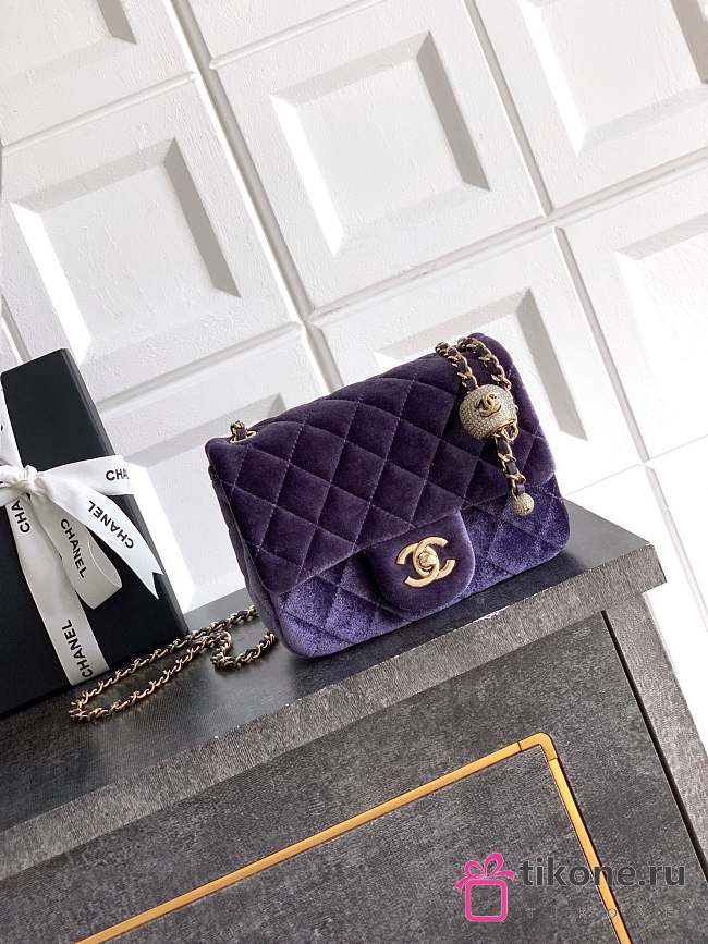 Chanel Mini Flap Bag Velvet Strass & Gold Tone Metal Purple - 18x13x7cm - 1