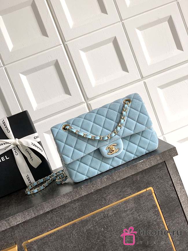 Chanel Small Classic Handbag Velvet & Gold Metal Blue - 23x14.5x6cm - 1