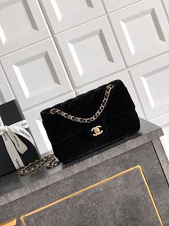 Chanel Small Classic Handbag Velvet & Gold Metal Black - 23x14.5x6cm