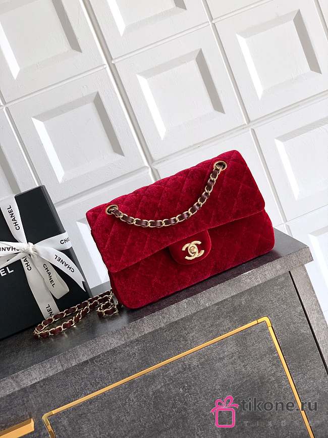 Chanel Small Classic Handbag Velvet & Gold Metal Red - 23x14.5x6cm - 1