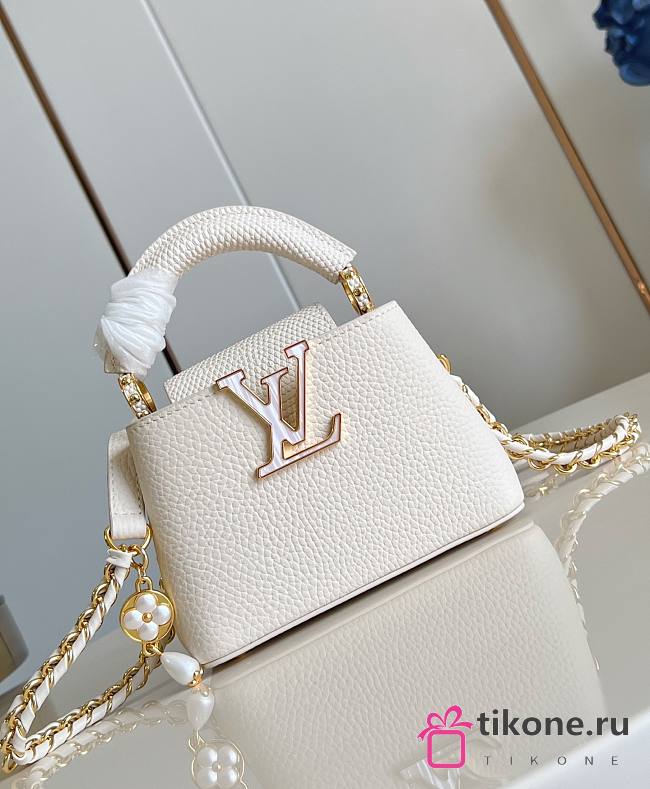 LV Capucines Nano Taurillon Leather Cream M25611 - 16.3x11x6.5cm - 1