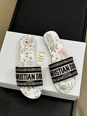 Dior Lucky Dway Slide Embroidered Cotton and Rose des Vents Pink Flowers Calendar Allover - 1