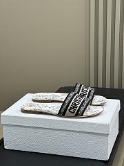 Dior Lucky Dway Slide Embroidered Cotton and Rose des Vents Pink Flowers Calendar Allover - 3