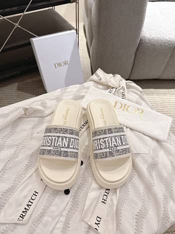 Dioriviera Dway Slide Chambray Blue Jacquard with Ecru Raffia Dior Oblique Motif and White Rubber